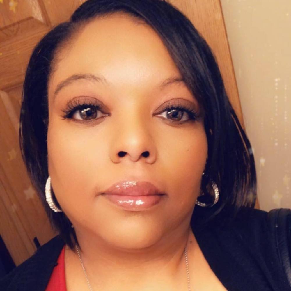 Meet your Posher, Monique